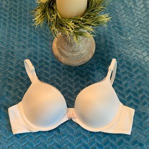 Victoria’s Secret White Bra 36B NWOT